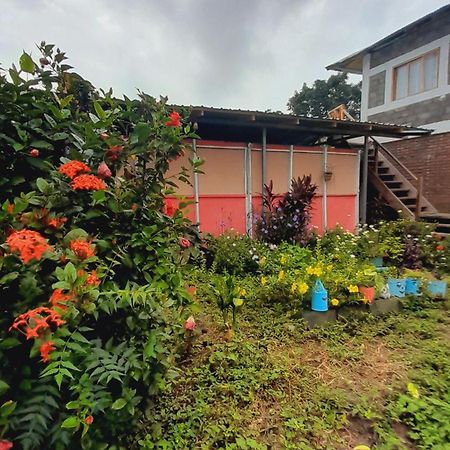 Hospedaje Bananas Altagracia Exterior photo